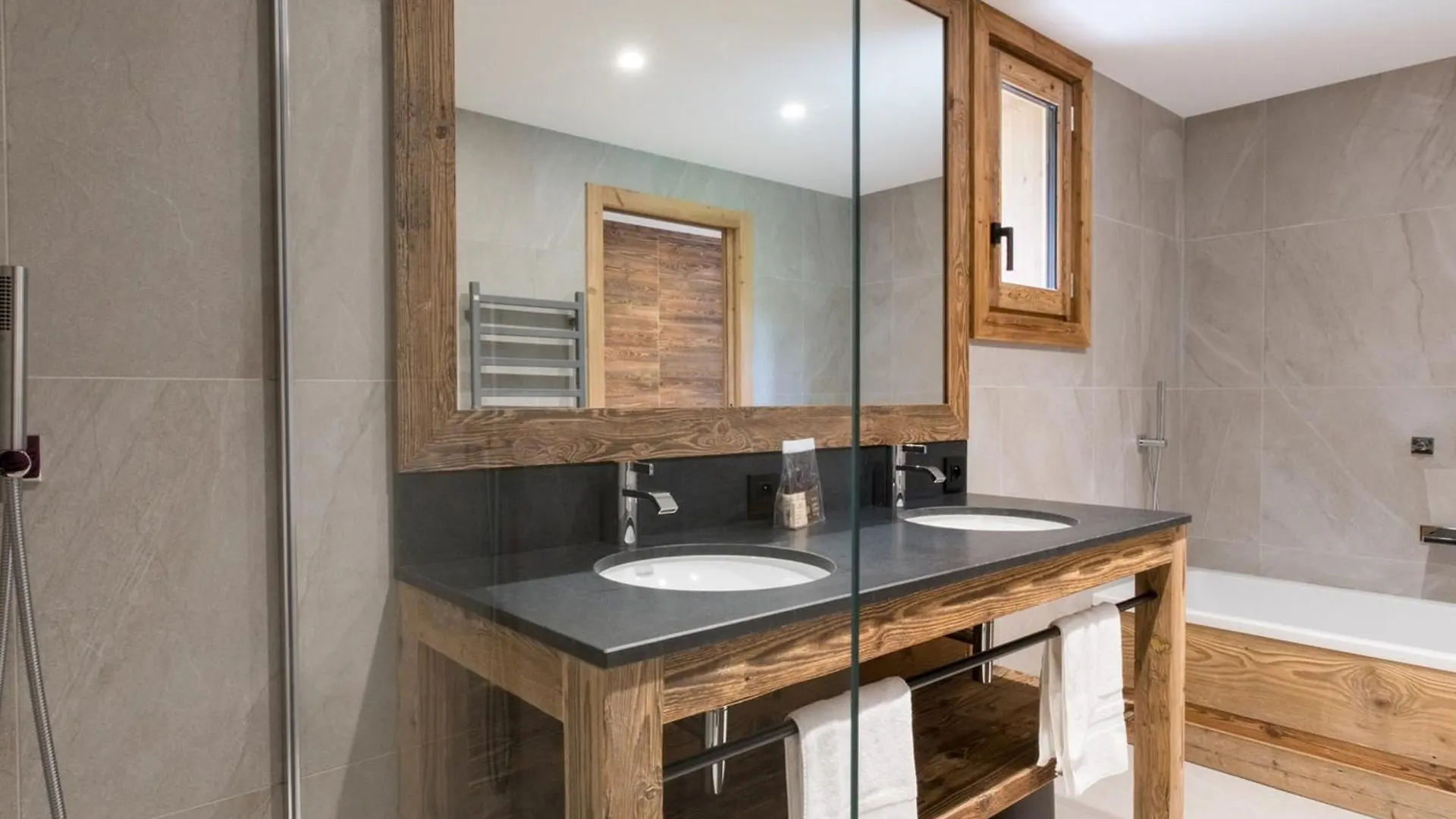 Chalet Luxe 15 Pers Avec Sauna Et Jacuzzi Aux 3 Vallees - Fr-1-570-32 圣马丁德贝尔维尔 0*,  法国