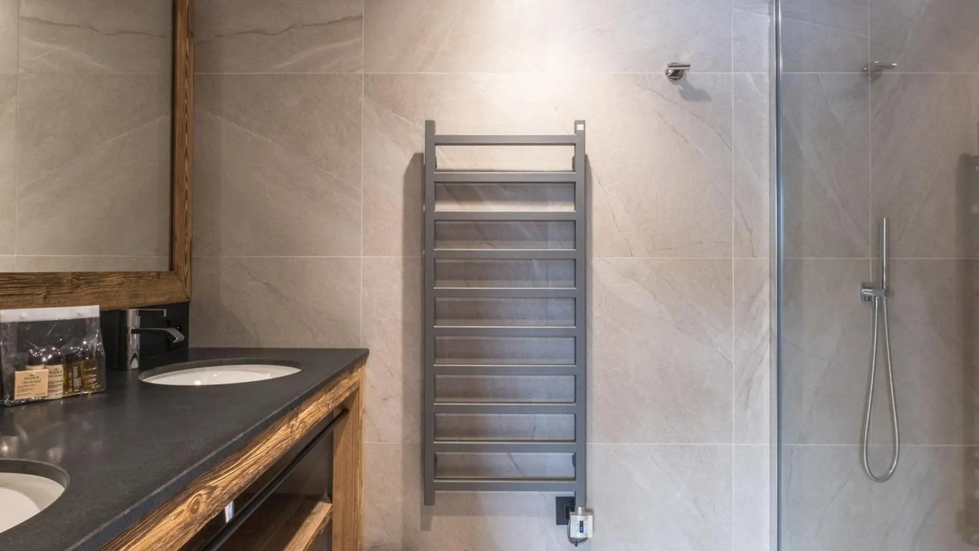 Chalet Luxe 15 Pers Avec Sauna Et Jacuzzi Aux 3 Vallees - Fr-1-570-32 생마르탱 드 벨빌 프랑스